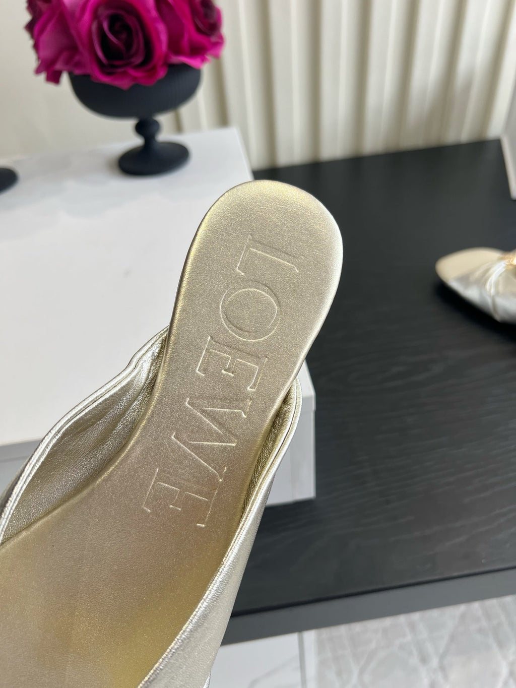 LOEWE 26S SANDALS IN SILVER LAMBSKIN