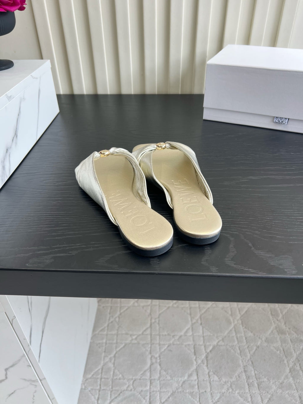 LOEWE 26S SANDALS IN SILVER LAMBSKIN