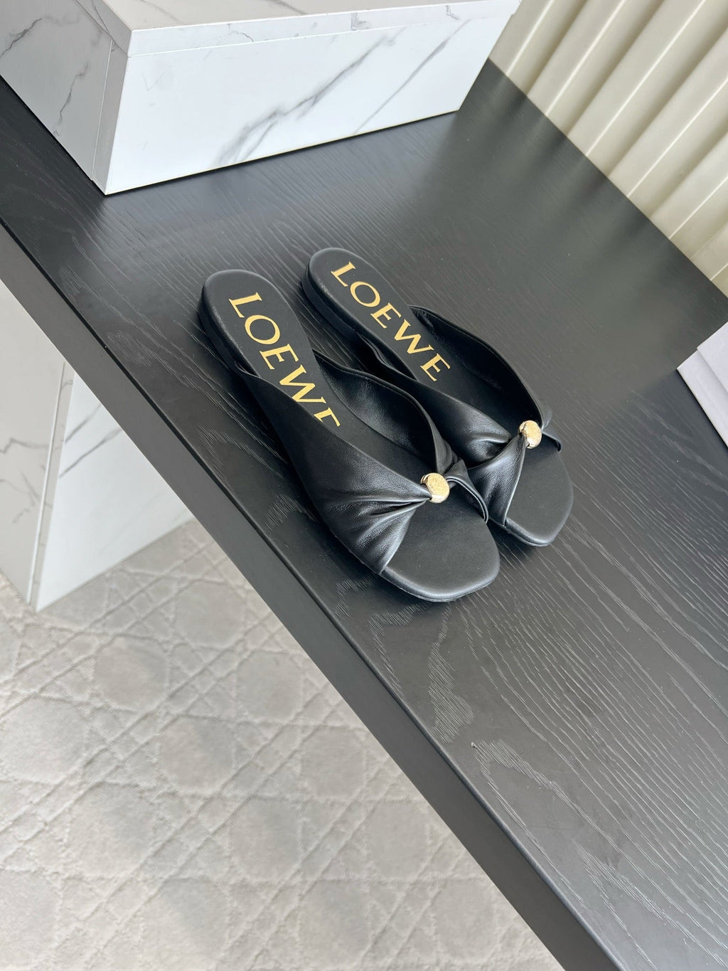 LOEWE 26S SANDALS IN BLACK LAMBSKIN