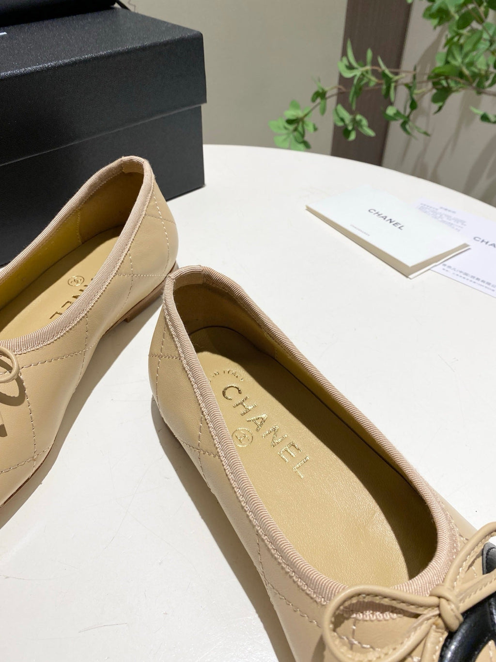 CHANEL 26S FLATS IN BEIGE LAMBSKIN WITH BOW