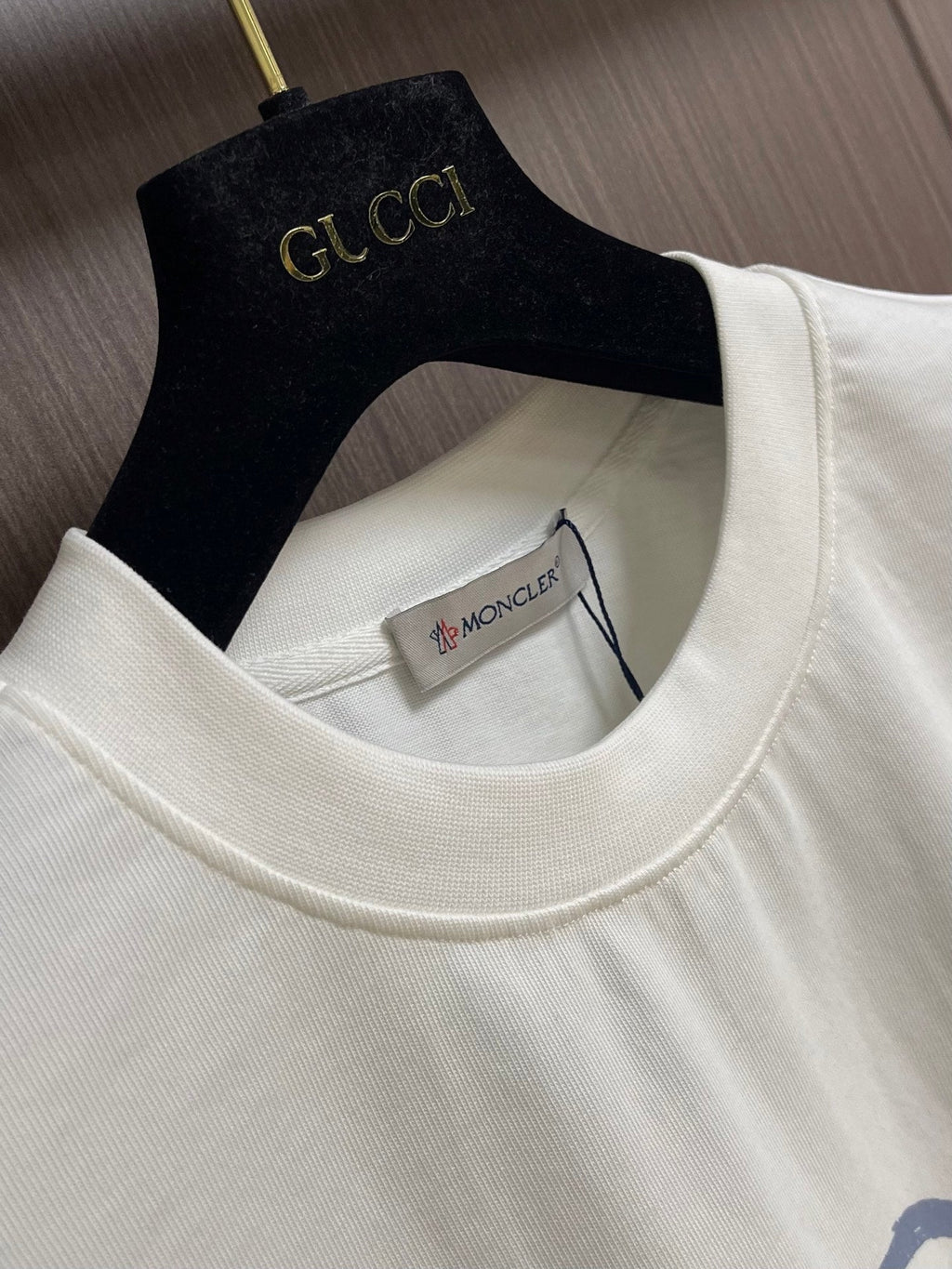 MONCLER 26S SHORT-SLEEVE T-SHIRT 689