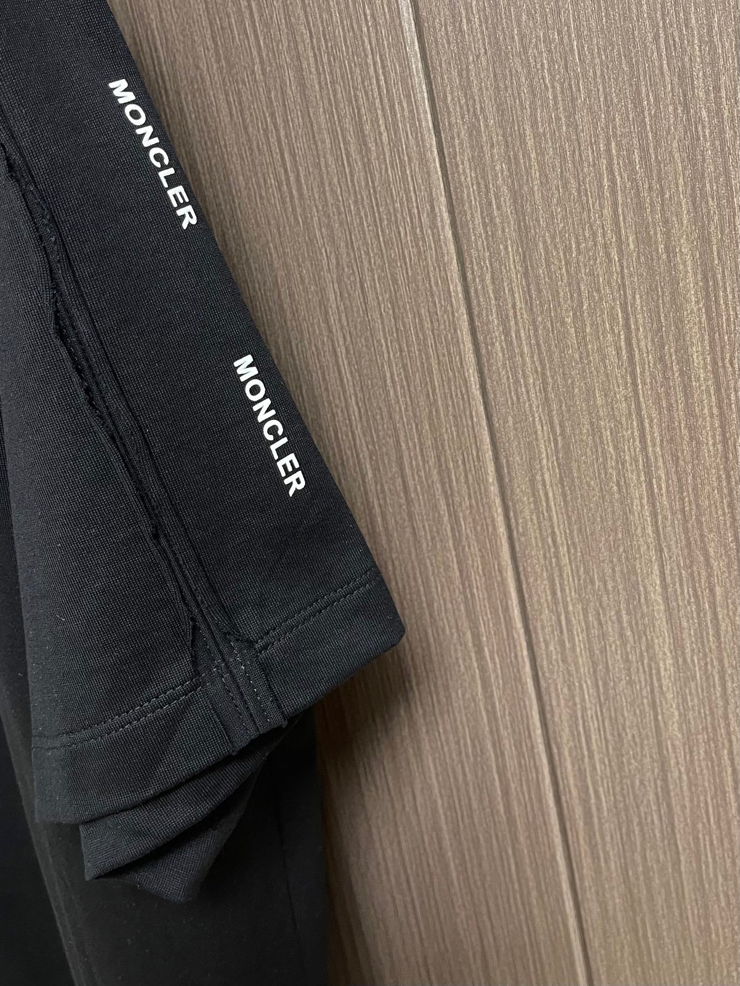 MONCLER 26S SHORT-SLEEVE T-SHIRT 678