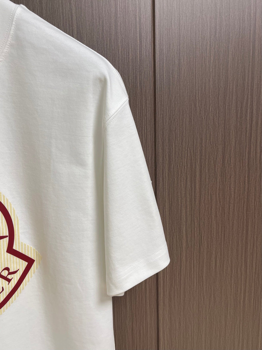 MONCLER 26S SHORT-SLEEVE T-SHIRT 676