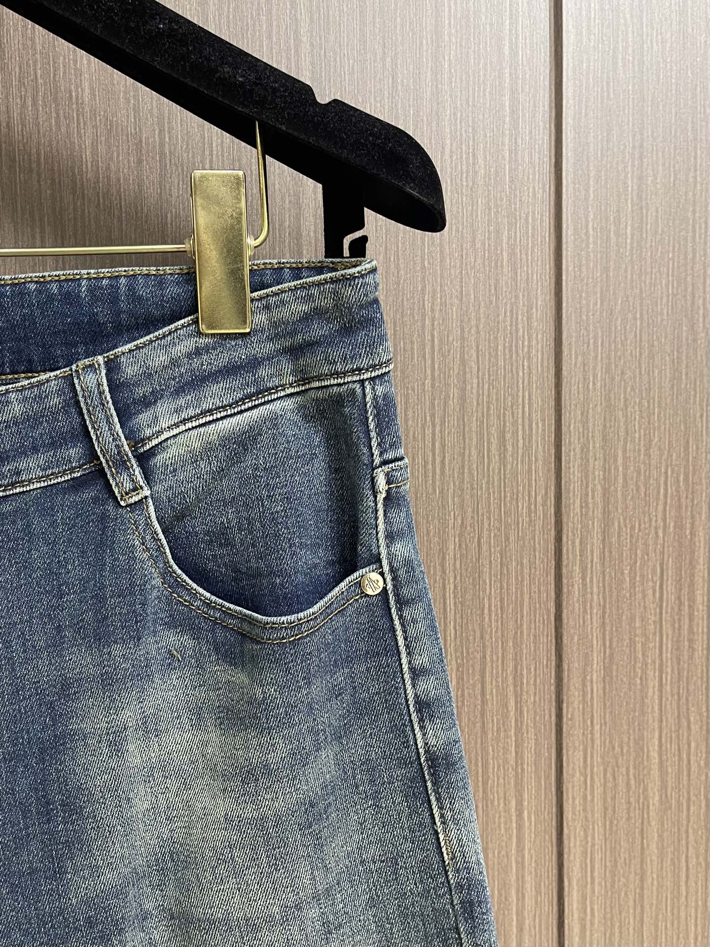 MONCLER 26S JEANS PANTS 667