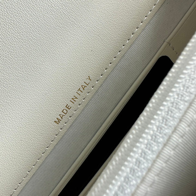 CHANEL 25S CLASSIC WALLET ON CHAIN 19 IN WHITE LAMBSKIN WITH GOLD HARDWARE