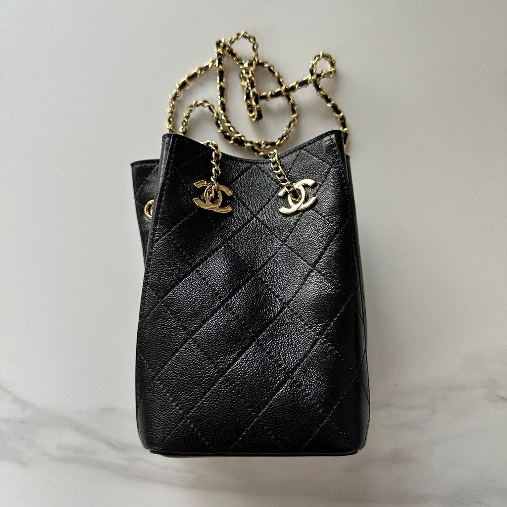 CHANEL 26S MINI BUCKET BAG 18 IN BLACK PATENT QUILTED CALFSKIN GOLD HARDWARE