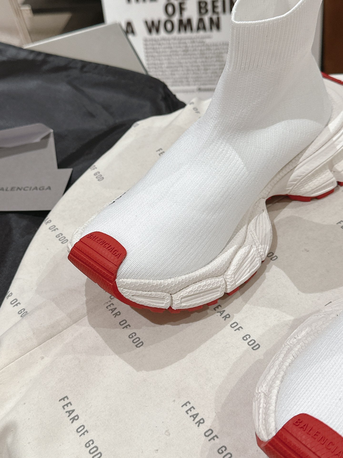 BALENCIAGA 25S SPEED TRAINER SNEAKERS 55 MM IN WHITE AND RED KNIT
