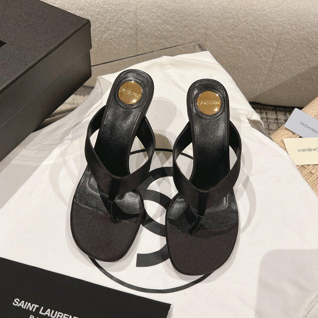 YSL 26S HEELED THONG SANDALS 85 MM IN BLACK SATIN