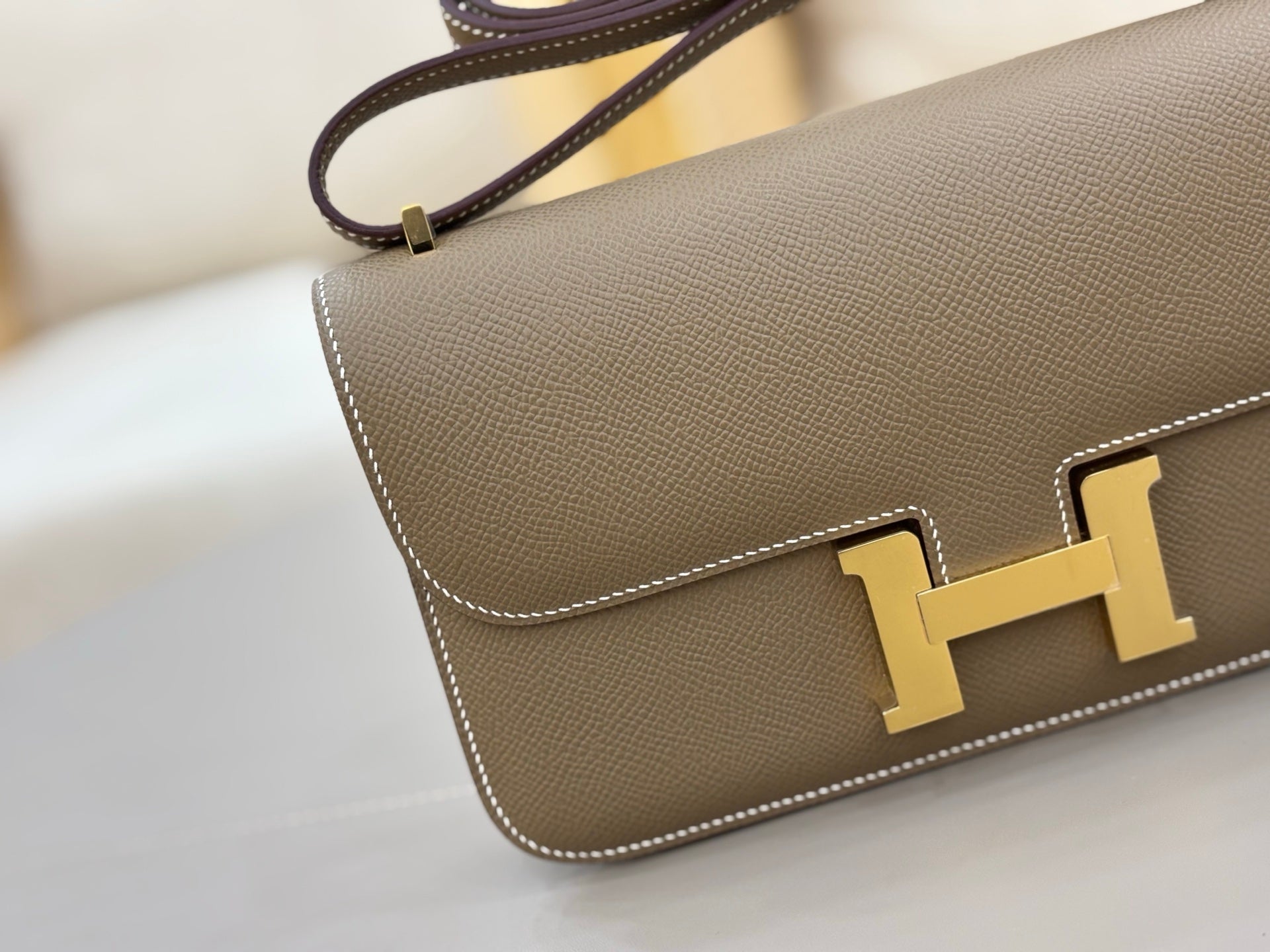 HM 25S CONSTANCE ELAN 24 CM IN TAUPE BROWN EPSOM WITH GOLD HARDWARE