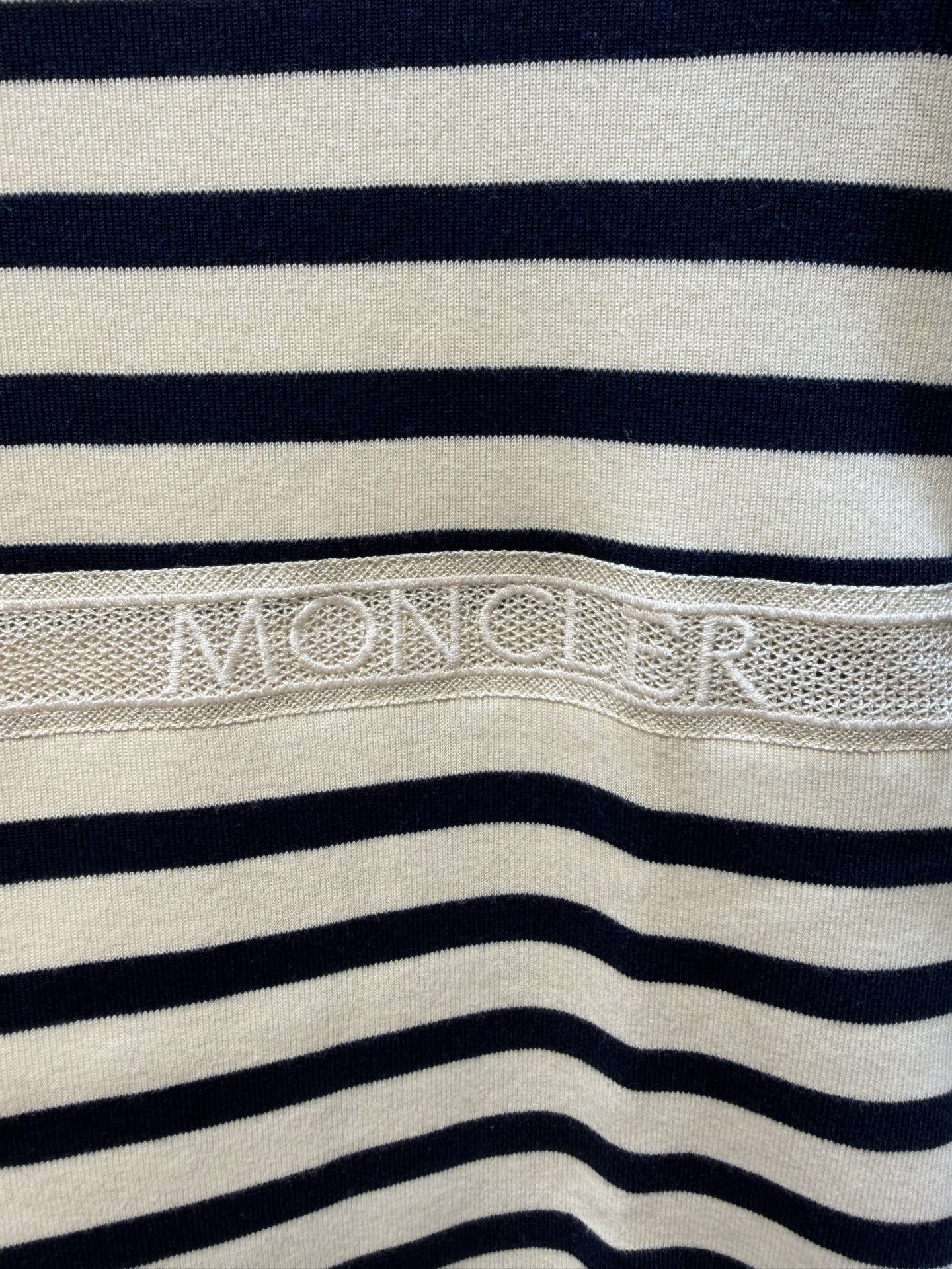 MONCLER 26S SHORT-SLEEVE T-SHIRT 677