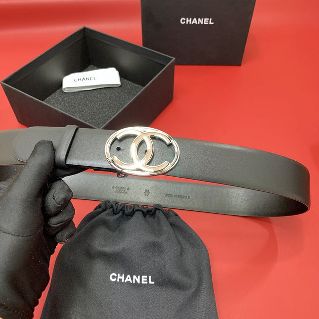 CC 40 MM CIRCLE BUCKLE BELT IN BLACK CALFSKIN WITH SILVER HARDWARE