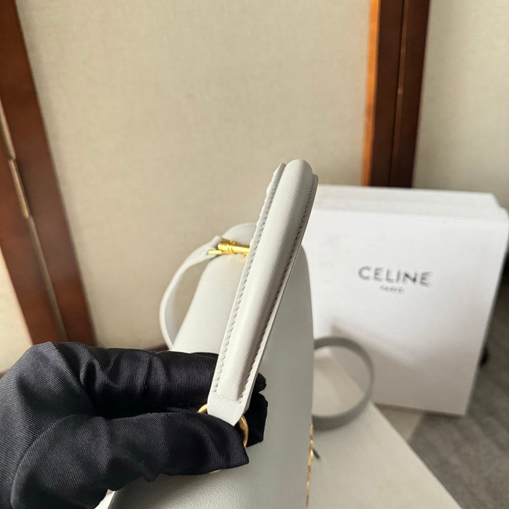 MEDIUM NINO BAG 25 IN WHITE SOFT CALFSKIN GOLD HARDWARE
