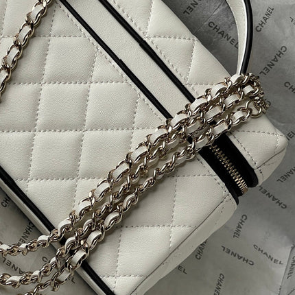 CHANEL 26S VANITY BAG 19 IN WHITE QUILTED LAMBSKIN SILVER HARDWARE