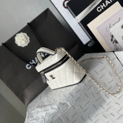 CHANEL 26S VANITY BAG 19 IN WHITE QUILTED LAMBSKIN SILVER HARDWARE