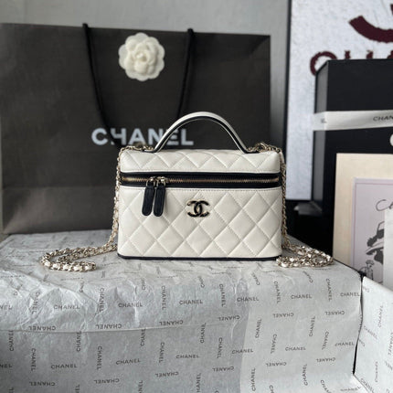 CHANEL 26S VANITY BAG 19 IN WHITE QUILTED LAMBSKIN SILVER HARDWARE