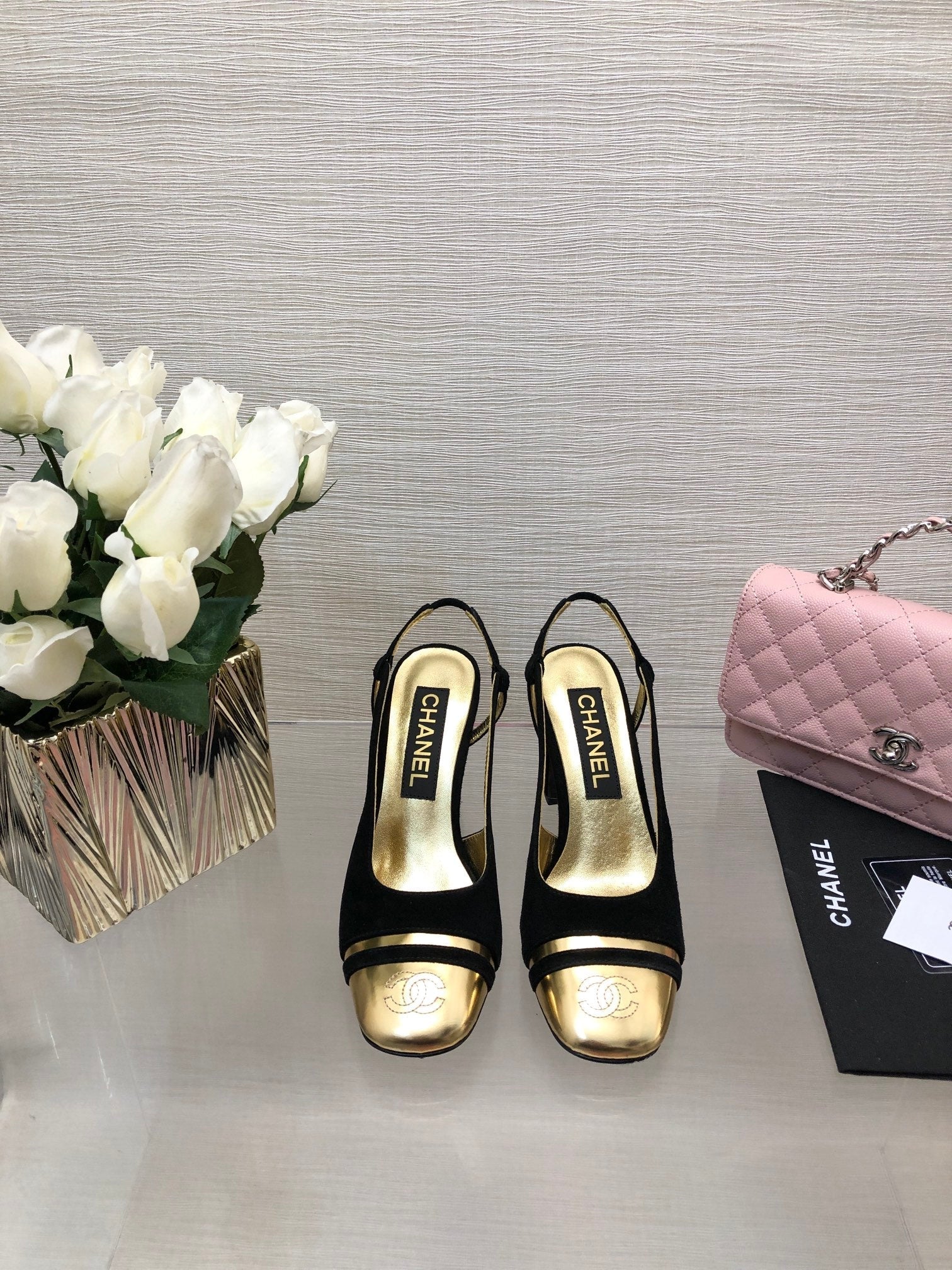 HIGH SLINGBACKS IN BLACK SUEDE AND GOLDEN LAMBSKIN