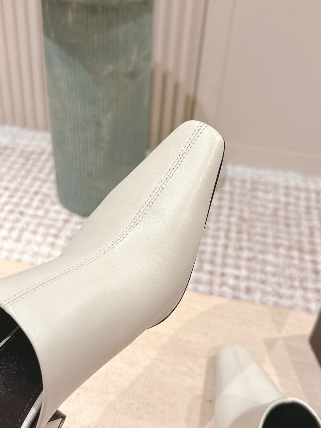 YSL 25S JILL MULES IN IVORY SMOOTH CALFSKIN