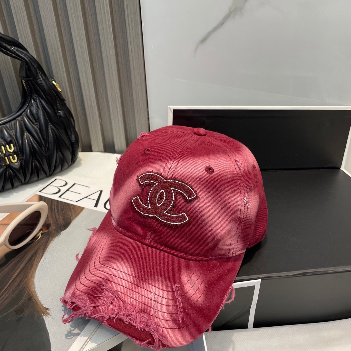 BASEBALL HAT IN MAROON JEAN 672989