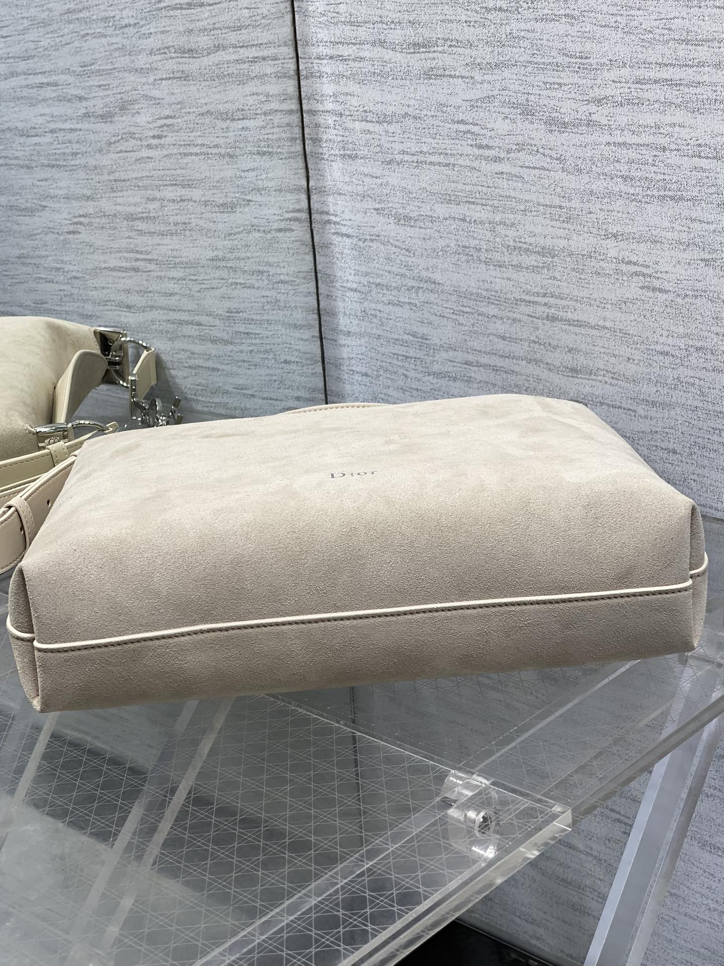 DIOR 26S MEDIUM BAG 31 IN BEIGE SUEDE