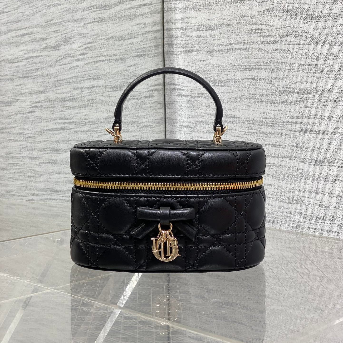 DIOR 26S MINI VANITY 17 IN BLACK LAMBSKIN
