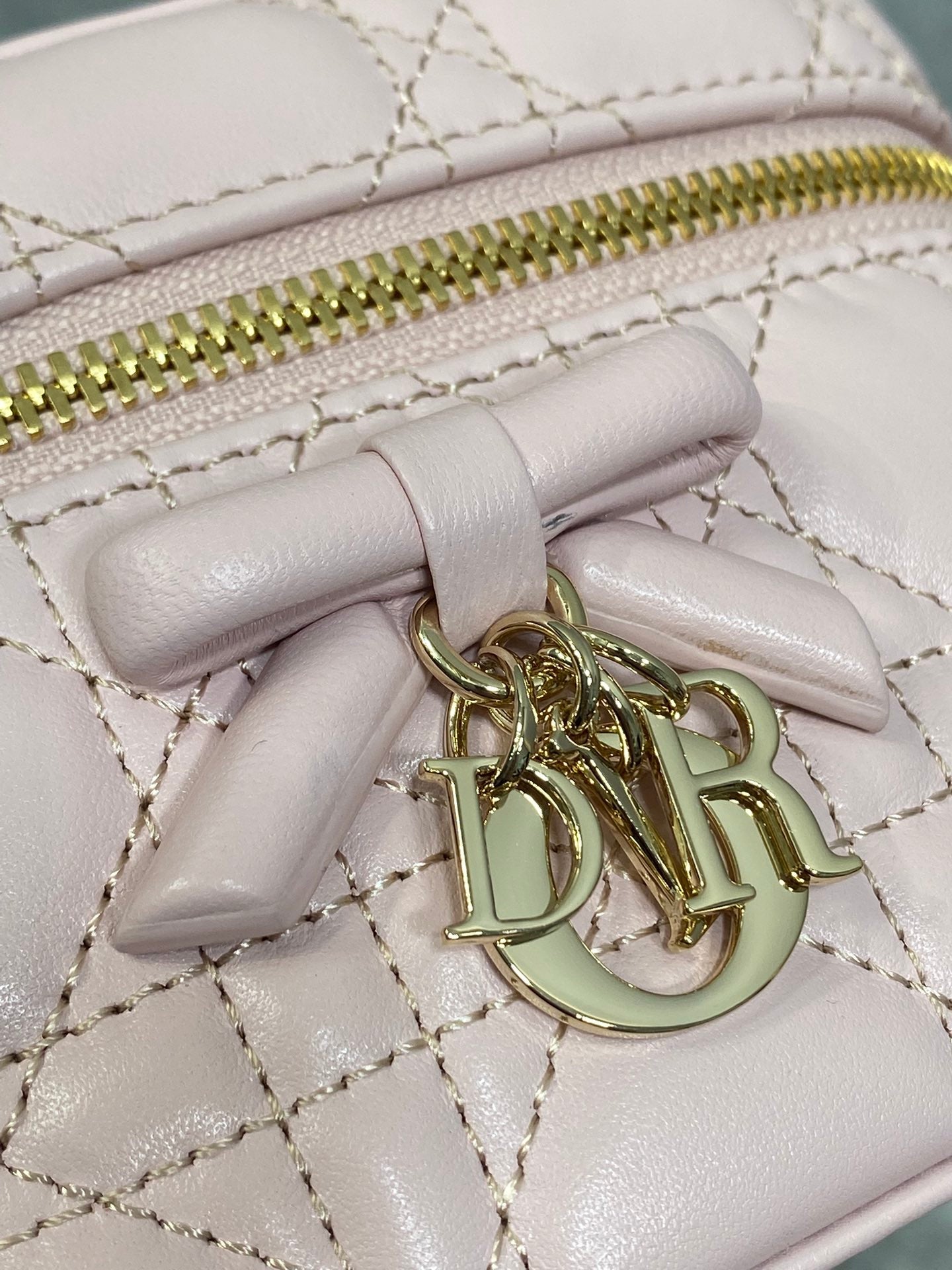 DIOR 26S MINI VANITY 17 IN LIGHT PINK LAMBSKIN