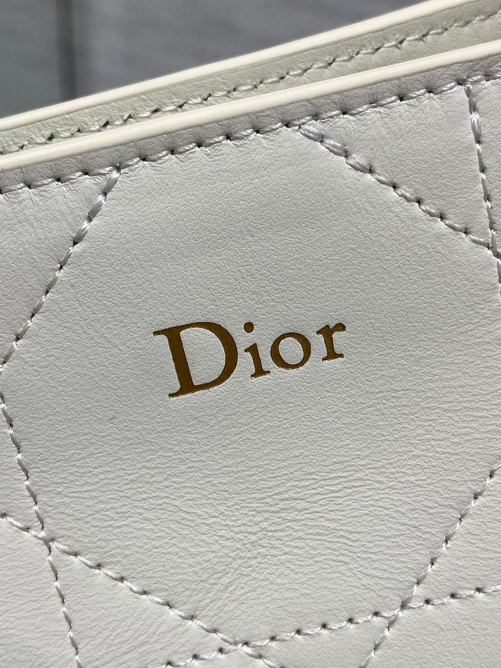 DIOR 26S TRIANON BAG 25 IN WHITE LAMBSKIN