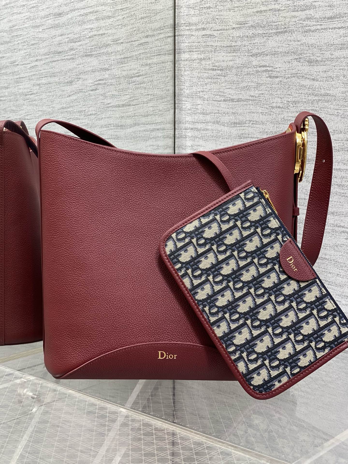 DIOR 26S MEDAILLON BUCKET BAG 26 IN DARK RED CALFSKIN