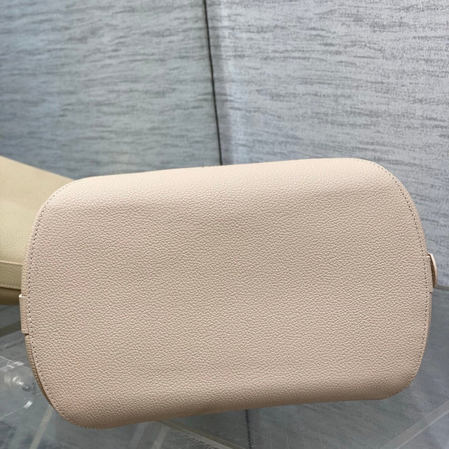 DIOR 26S MEDAILLON BUCKET BAG 26 IN BEIGE CALFSKIN