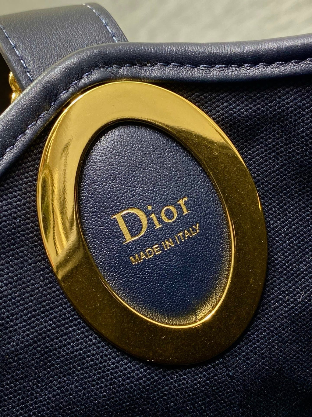 DIOR 26S MEDAILLON BUCKET BAG 26 IN BLACK OBLIQUE JACQUARD