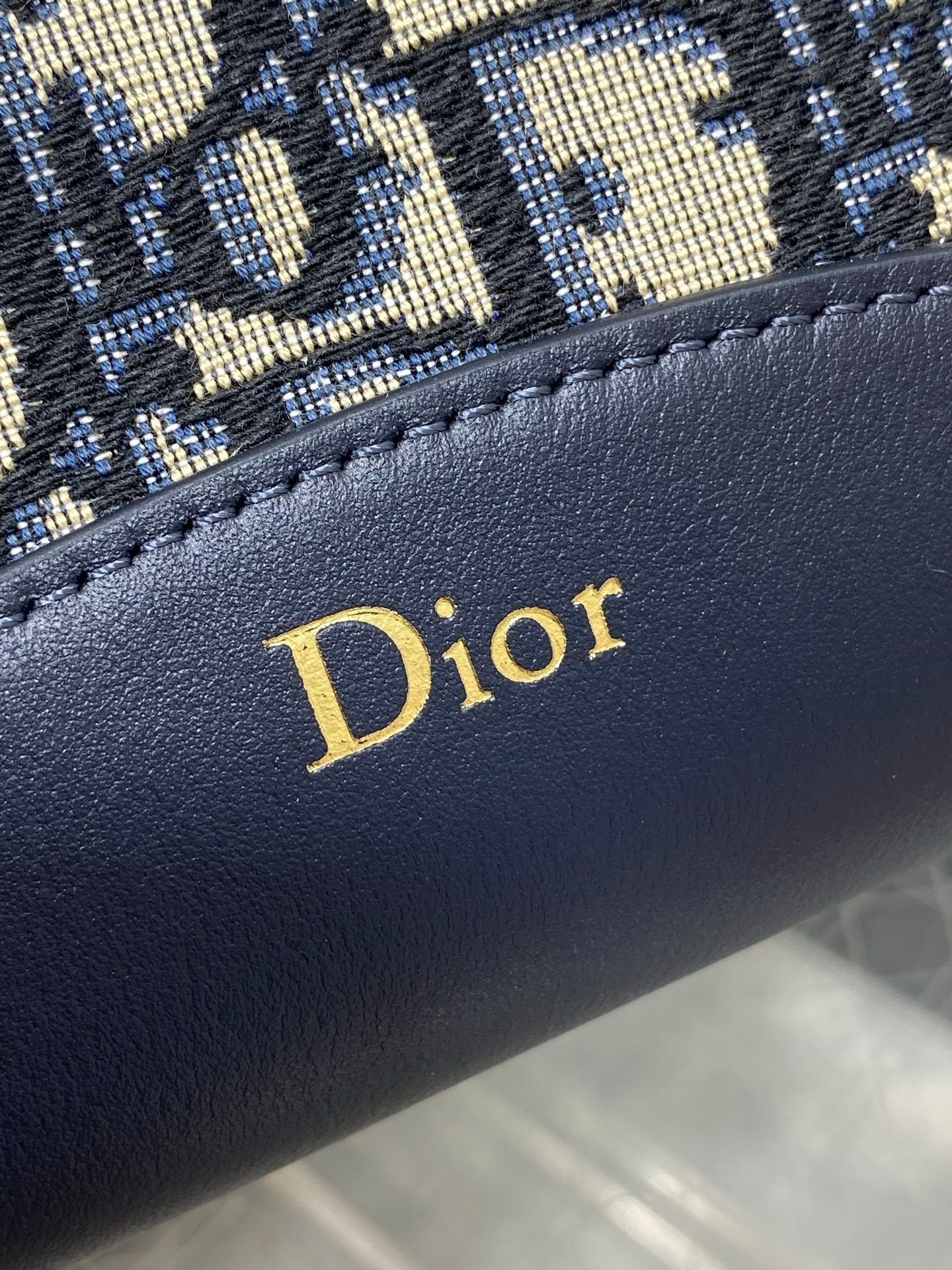 DIOR 26S MEDAILLON BUCKET BAG 26 IN BLACK OBLIQUE JACQUARD