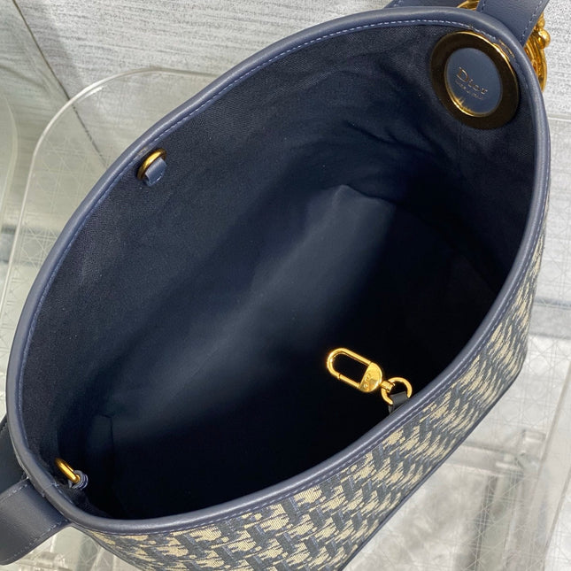 DIOR 26S MEDAILLON BUCKET BAG 26 IN BLACK OBLIQUE JACQUARD