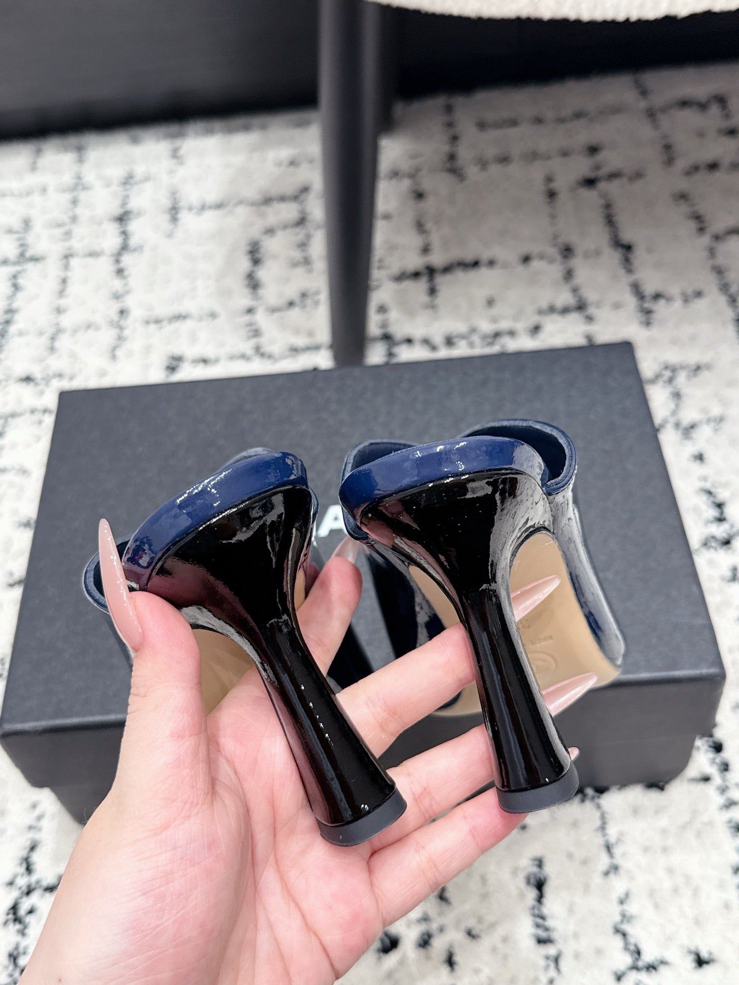 CHANEL 26S SQUARE-TOE HEELED MULES 95 MM IN CREAM MIX NAVY BLUE PATENT LAMBSKIN