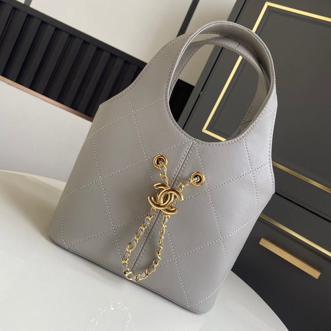CHANEL 26S QUILTED HOBO BAG 27 IN LIGHT GREY CALFSKIN GOLD HARDWARE