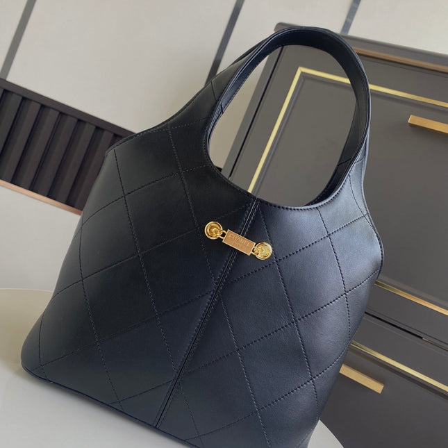 CHANEL 26S QUILTED HOBO LARGE BAG 35 IN BLACK CALFSKIN GOLD HARDWARE