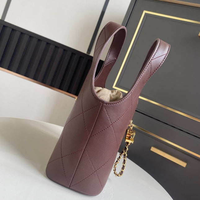 CHANEL 26S QUILTED HOBO BAG 27 IN BURGUNDY RED CALFSKIN GOLD HARDWARE