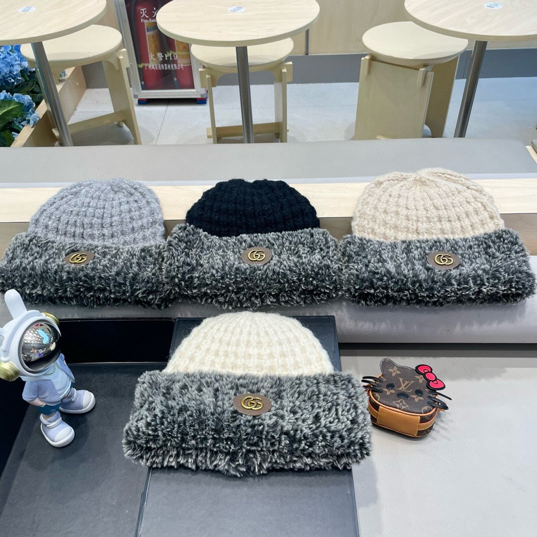 BEANIE HAT IN BEIGE WOOL AND FLEECE 399547
