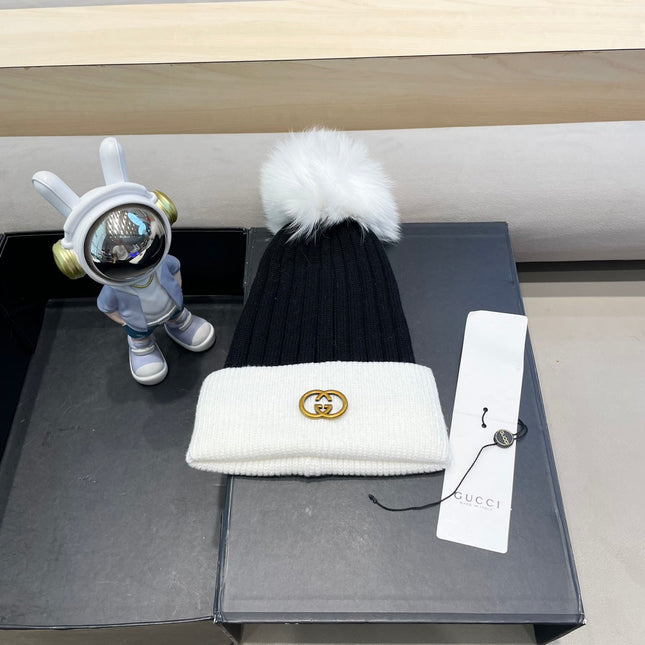 BEANIE HAT IN BLACK MIX WHITE WOOL AND FOX FUR 422524