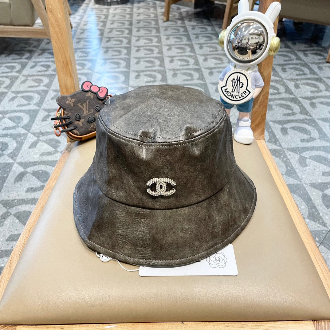 BUCKET HAT IN WOOD BROWN CALFSKIN 431731