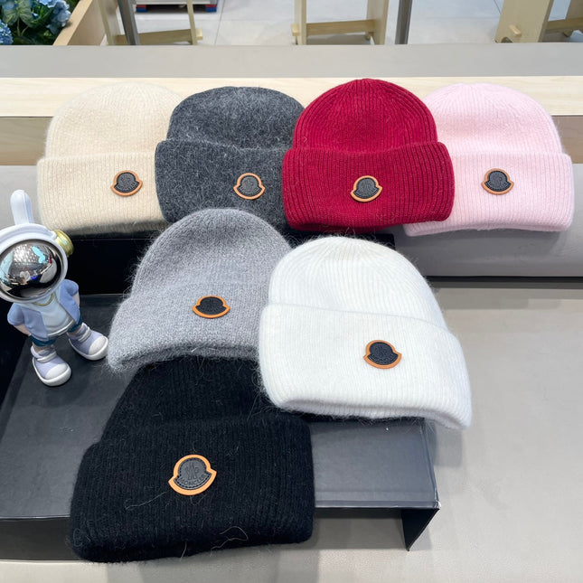 BEANIE HAT IN PASTEL PINK WOOL 438125