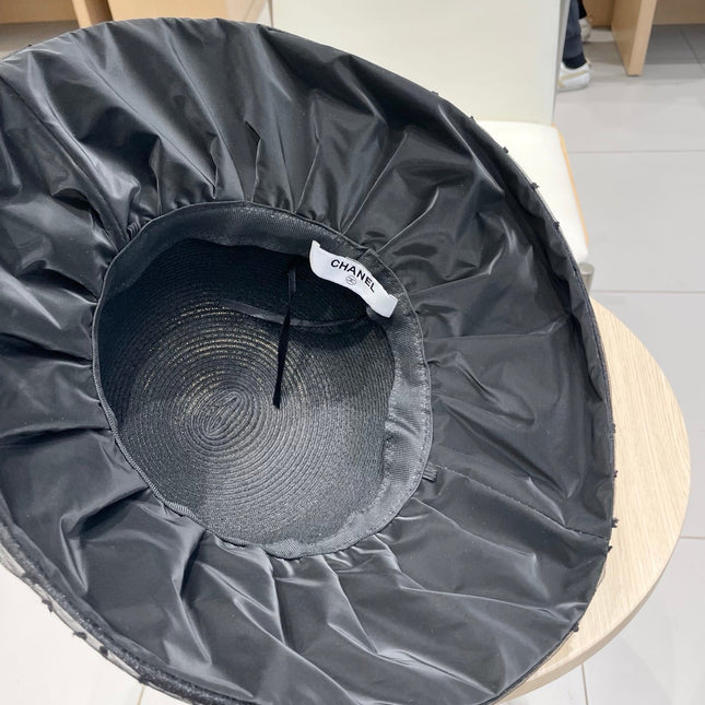 WIDE BRIM HAT IN BLACK STRAW 673034