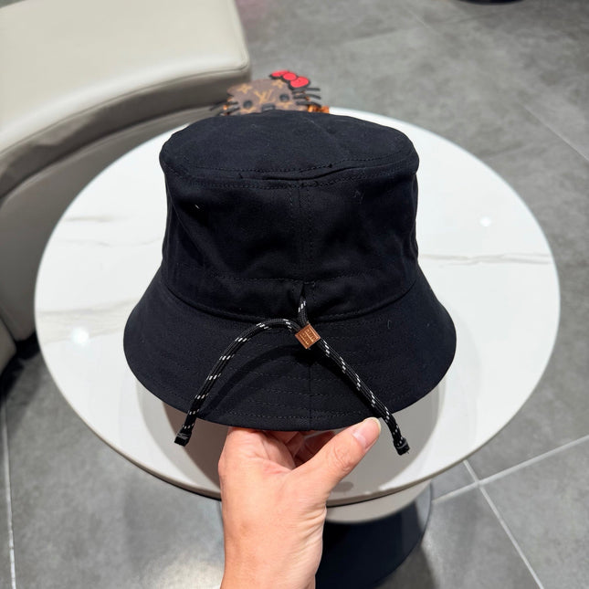 MIUMIU BUCKET HAT STYLE 82