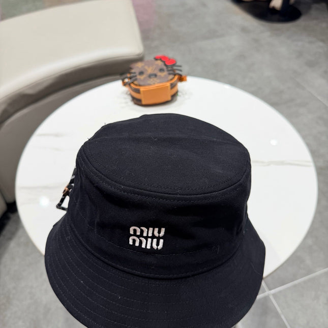MIUMIU BUCKET HAT STYLE 82