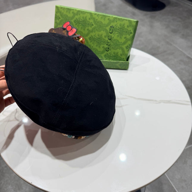 GUCCI 26S SUEDE BERET STYLE 82
