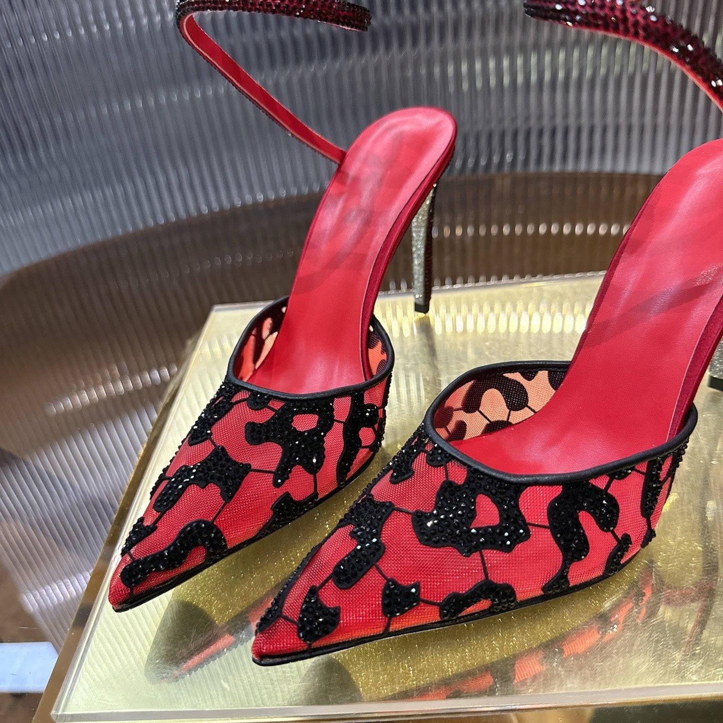 RENE CAOVILLA 26S HIGH-HEEL 100 MM IN BLACK MESH AND RED LAMBSKIN EMBELLISHED