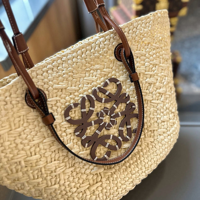 LOE SMALL ANAGRAM BASKET 28 BAG IN NATURAL MIX BROWN IRACA PALM AND CALFSKIN