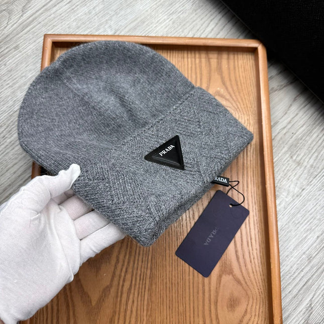 BEANIE HAT IN SHADOW GRAY WOOL AND RABBIT FUR 436396