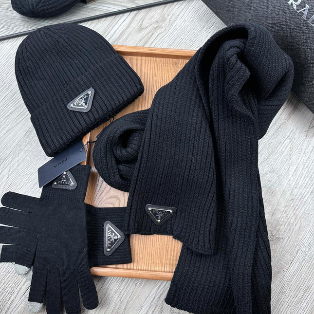 THREE-PIECES SET IN BLACK WOOL AND ACRYLIC 406558