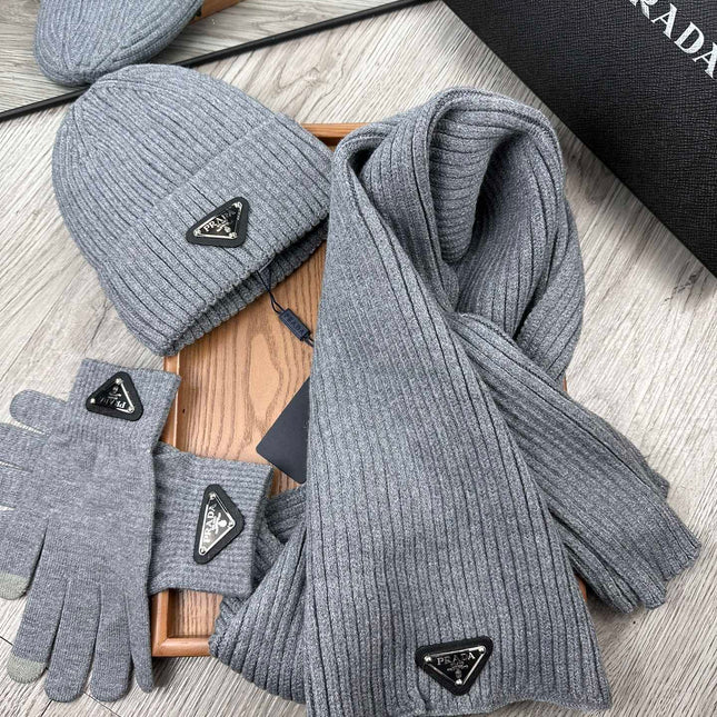 THREE-PIECES SET IN SMOKE GRAY WOOL AND ACRYLIC 406559