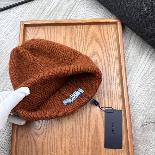 BEANIE HAT IN RED BROWN WOOL 332398