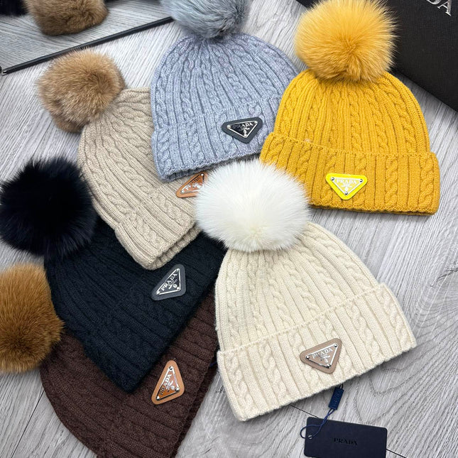 BEANIE HAT IN CHOCOLATE BROWN WOOL 352364
